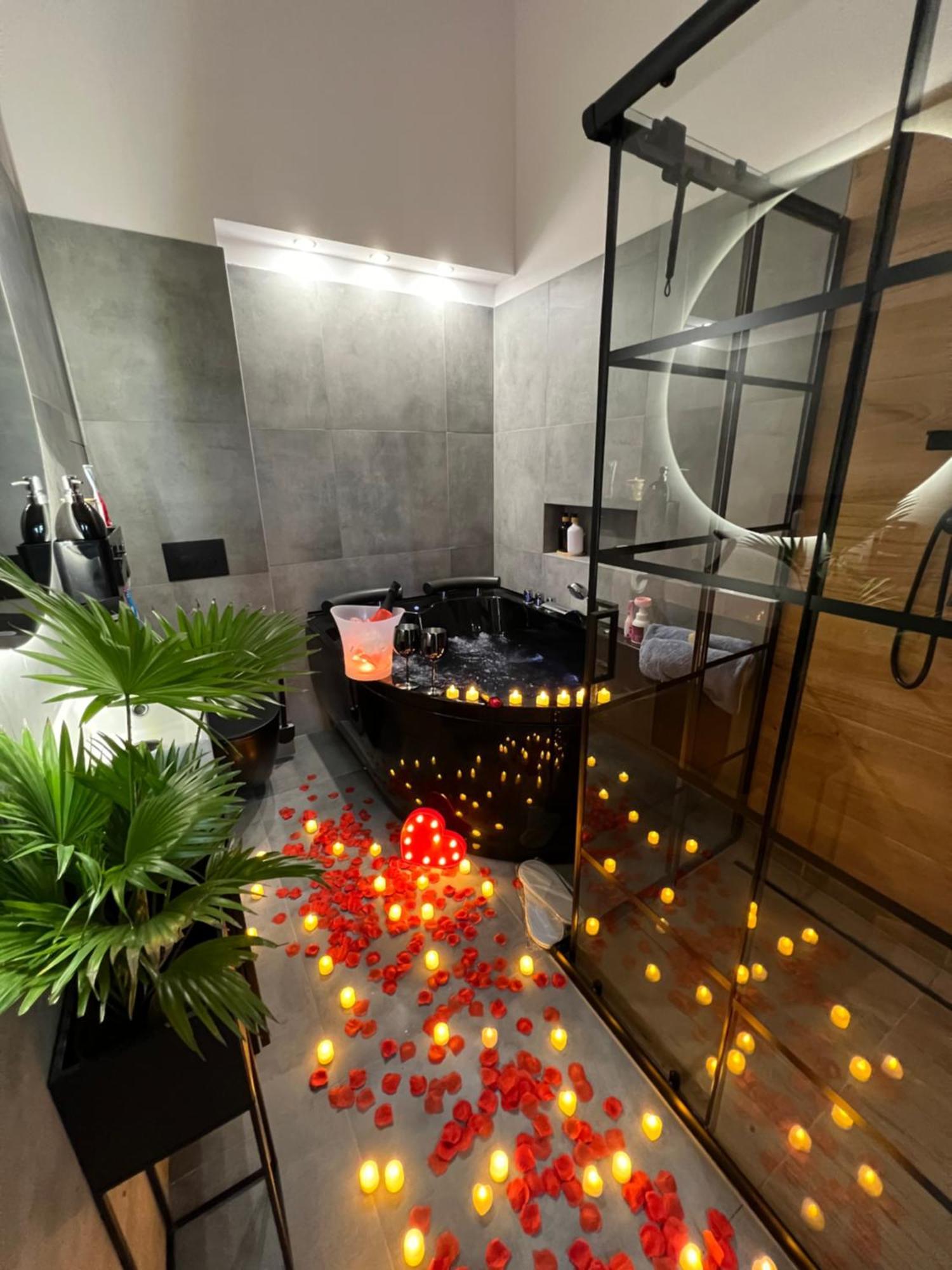 ורוצלב Loft W Centrum Z Jacuzzi מראה חיצוני תמונה